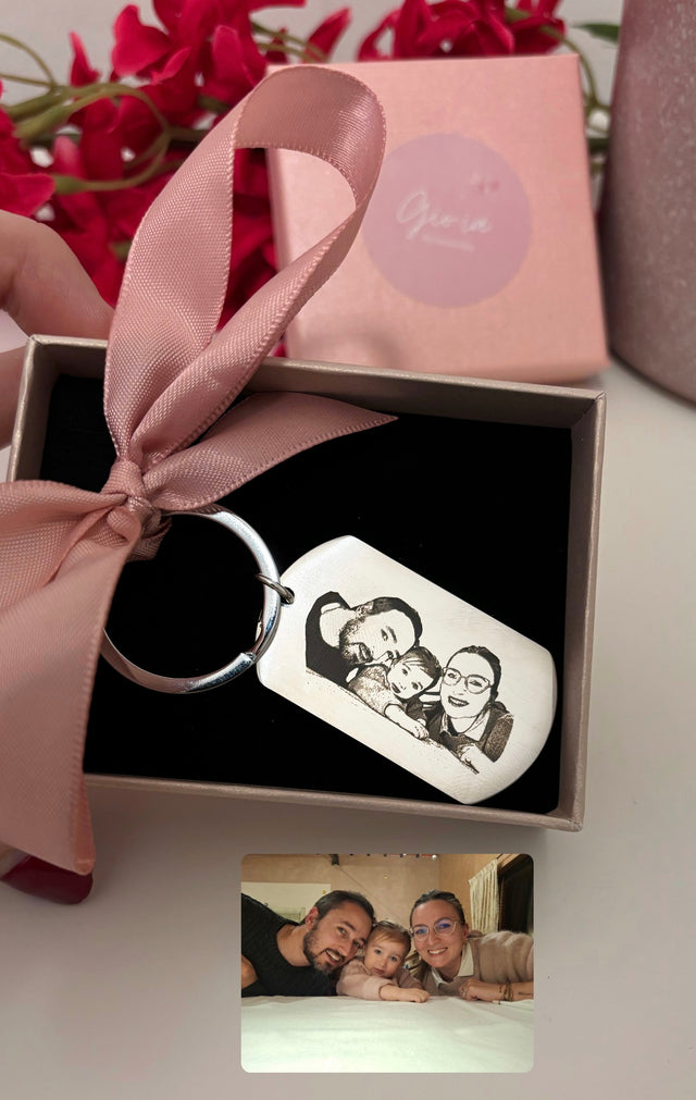 Portachiavi rettangolare con incisa una tua foto o frase