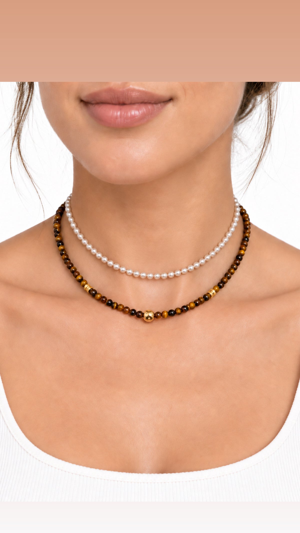 Collana con perline di  madreperla e resina (si può mettere un  ciondolo)